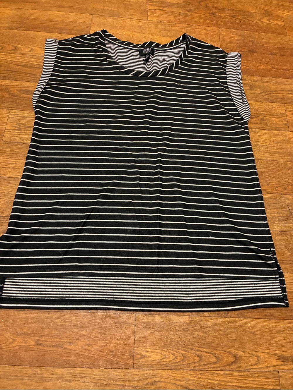 Jones New York Black & White Striped Sleeveless Top Size Large